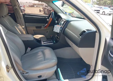 2005 Chrysler 300C from USA, damaged, VIN 2C3JA63H85H105253